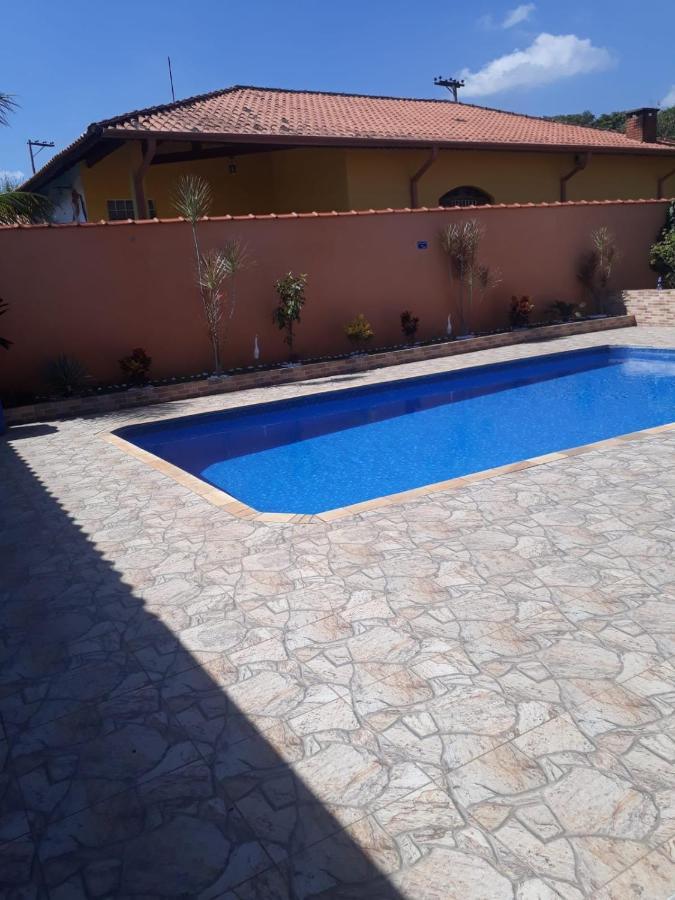 Chacara Bella Vida Com Piscina Churrasqueira Salao De Festas Fogao A Lenha Quadra Арасаригуама Екстериор снимка