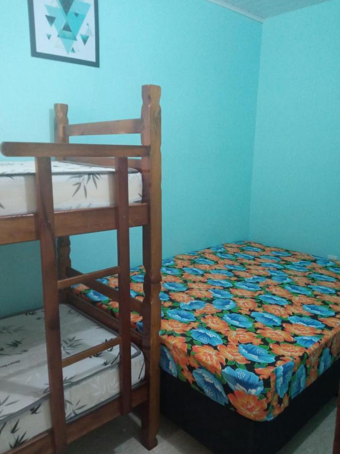 Chacara Bella Vida Com Piscina Churrasqueira Salao De Festas Fogao A Lenha Quadra Арасаригуама Екстериор снимка