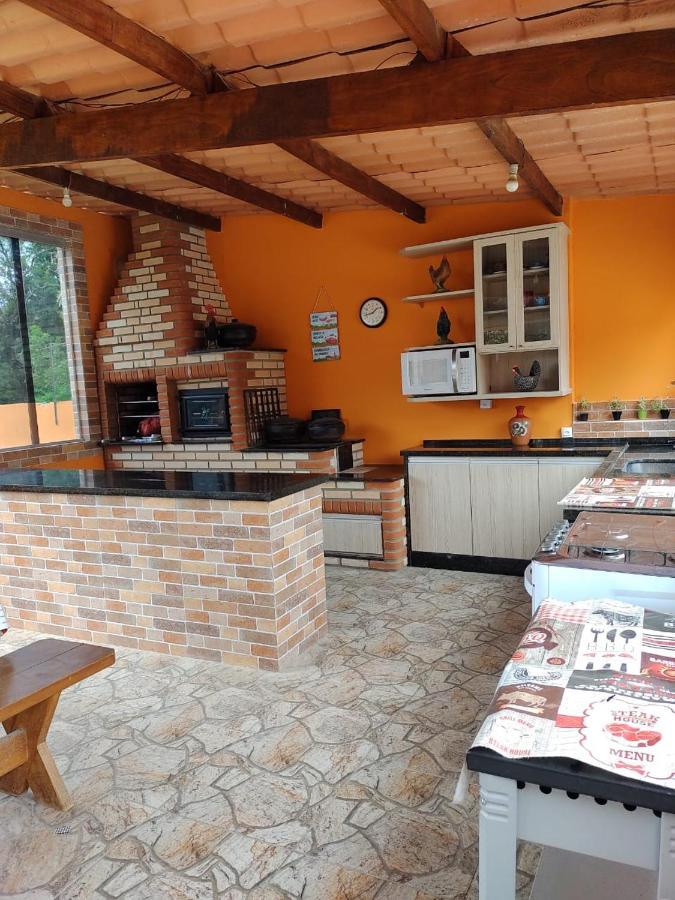 Chacara Bella Vida Com Piscina Churrasqueira Salao De Festas Fogao A Lenha Quadra Арасаригуама Екстериор снимка