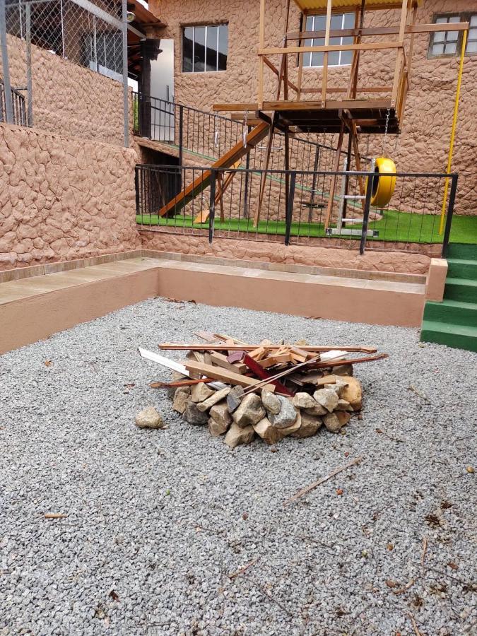 Chacara Bella Vida Com Piscina Churrasqueira Salao De Festas Fogao A Lenha Quadra Арасаригуама Екстериор снимка