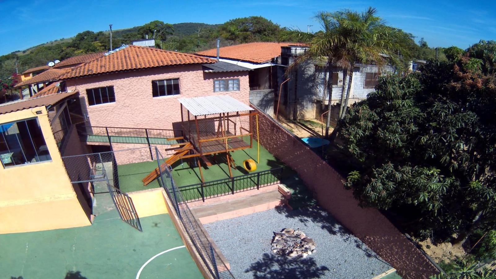 Chacara Bella Vida Com Piscina Churrasqueira Salao De Festas Fogao A Lenha Quadra Арасаригуама Екстериор снимка
